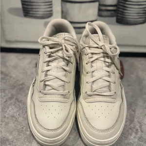 Reebok Women's Club C Double Tennis Sneaker White/Cheetah Size 8 thumbnail 2