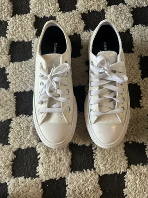 Converse Chuck Taylor All Star Platform Sneakers thumbnail 2