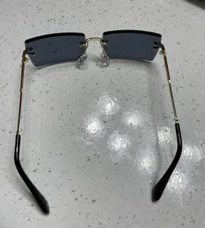Black Trendy Sunglasses thumbnail 2