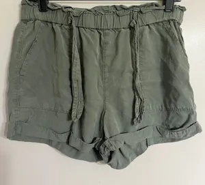 Aerie Olive Green Paperbag‎ Waist Shorts Lyocell Drawstring Cuffed Womens Medium thumbnail 1