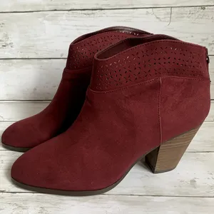 NWT Violet & Red Jackson Laser Cut Topline Booties in Burgundy‎ Red thumbnail 4