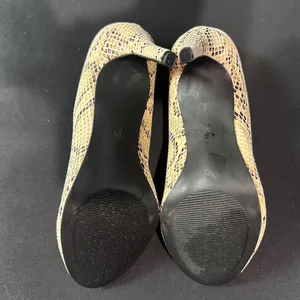 Comfort Est. 1946 Faux Snakeskin Print Pumps Heels Size 10W thumbnail 4