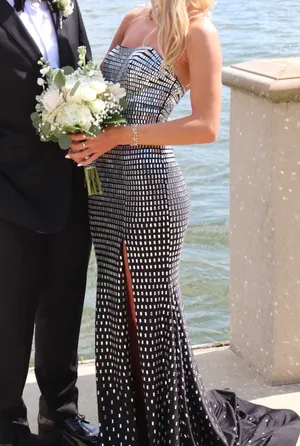Sherri Hill Prom Dress thumbnail 1