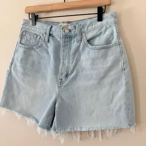 Madewell Denim The Momjean Short 28 Blue Fitzgerald Wash High Rise Button Fly thumbnail 4