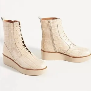 Anthropologie Boots lace up Stompy size 6 Cream thumbnail 7