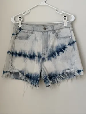 American Eagle Tie Dye Highest Rise Mom Jean Shorts Size 8 thumbnail 2