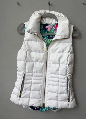 Lilly Pulitzer Floral-Lined down/feather filled White Quilted Vest thumbnail 1