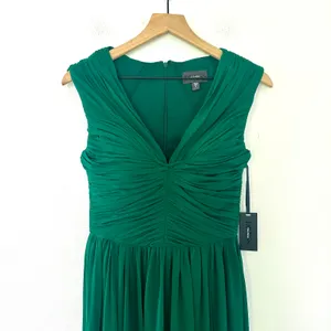 NWT Vera Wang Green Pleated Maxi Dress Gown Size 4 Regency Fairy Wedding FLAWED thumbnail 2