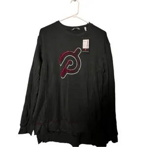 Peloton Women's Crewneck Long Sleeve Weekender Side Split Logo Pullover NWT Sz M thumbnail 3