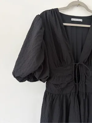 Abercrombie & Fitch Tie Front Textured Puffed Sleeves Maxi Dress Black M thumbnail 2