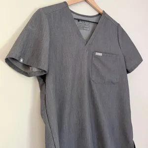 Figs Catarina One Pocket Scrub Top Graphite Grey Women’s Size Medium Nurse thumbnail 4