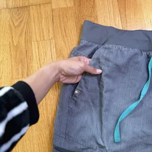 FIGS Scrub Pants Technical Collection Cargo Double Zips Gray Sz L W20SW2034 thumbnail 9