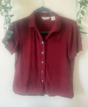 Tommy Bahama 100% silk Short-Sleeve Button Down Shirt in Deep Burgundy thumbnail 1