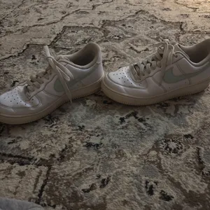 Air Nike Force 1 thumbnail 2