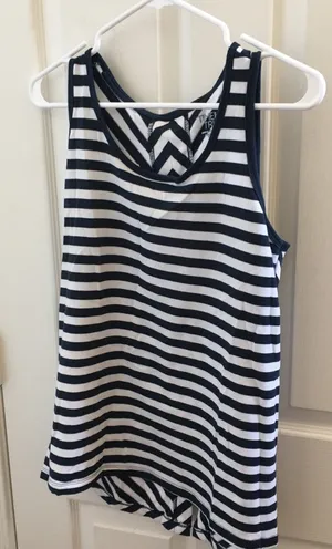 FINAL MARKDOWN Ladies time and tru top medium 8/10 thumbnail 1