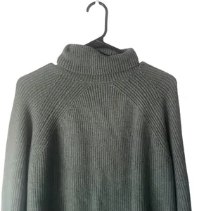 M & S‎ Collection Women's Size Medium Green Tight Knit Turtle Neck Sweater thumbnail 2