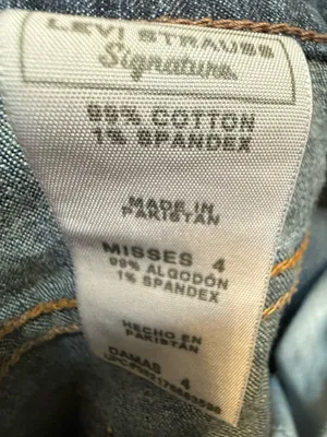 Levi's Dark Blue Denim High-Rise Bermuda Shorts thumbnail 6