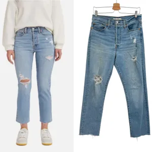 Levi's Wedgie‎ Straight Jeans Distressed Denim Medium Wash Blue Size 30 thumbnail 2