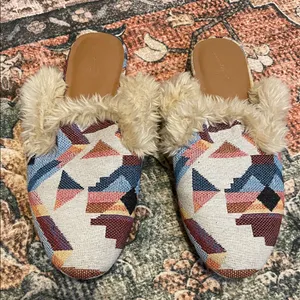Universal Threads Multicolor Fur-Lined Mules thumbnail 1