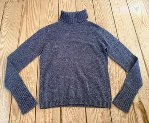 L.L. Bean Women's Small Turtleneck Sweater size S thumbnail 1