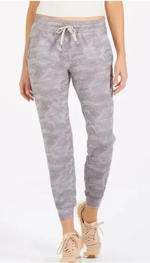 Vuori Performance Jogger Women's Pale Gray Camo Medium thumbnail 1