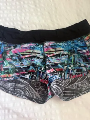 Lululemon like new shorts  thumbnail 1