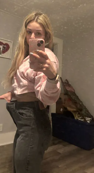 Levi’s Mom Jeans High-Waisted thumbnail 5