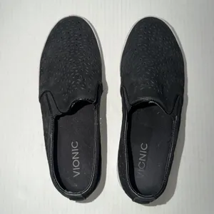 Vionic Shoes Womens 7.5 Black Leather Perforated Slip On Comfort Casual Sneakers thumbnail 4