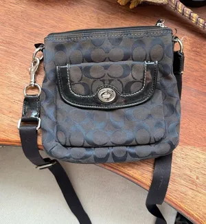 Coach Bag Signature C Crossbody Black Bag Silver Turnlock Adjustable Strap thumbnail 1