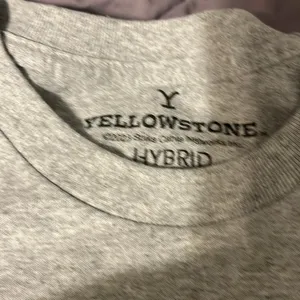 Yellowstone Dutton ranch paramount pictures tee shirt size medium. thumbnail 2