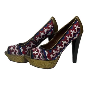 Donald J Pliner Couture Embroidered Peep Toe Platform Pumps Gold Red‎ Blue 6.5M thumbnail 3
