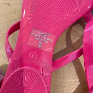 Ivanka Trump‎ Pink Jelly Thong Sandals with Rhinestone Bow Accent thumbnail 4