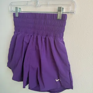 Nike High-Waisted Dri-FIT Shorts 3" Brief Lined thumbnail 3