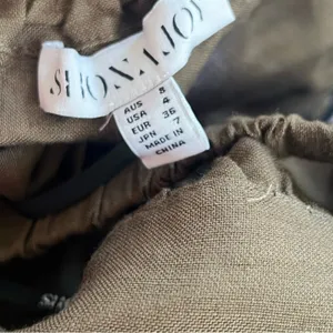 Shona Joy Linen Juliana Plunged Cross Back Midi Dress‎ In Forest size 4 thumbnail 8