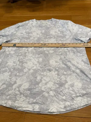 Abercrombie & fitch soft tee floral size XXL . thumbnail 2