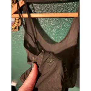 Lululemon Shirt Womens Medium Dark Green Spaghetti Strap Mesh Lightweight Tank T thumbnail 3