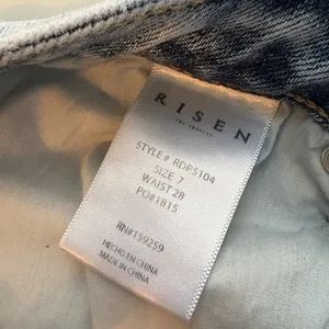 Risen High Rise Distresed Crop Straight‎ Denim Jeans Light Wash Size 7/28 0437 thumbnail 10