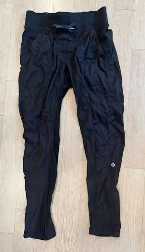 Lululemon Dance Studio Women's Black Pants Sz 6 Tapered Jogger Athleisure thumbnail 1