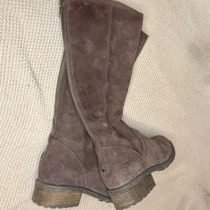 UGG Australia Women's "Seldon" Tall Chestnut Brown Suede Zipper Boots Sz 8.5 EUC thumbnail 5