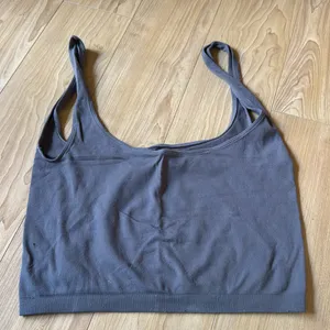Gray Cropped Tank Top thumbnail 3