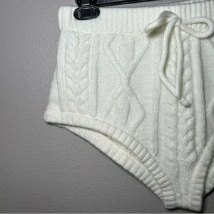 For love & Lemons cream neutral cable knit shorts women’s size medium thumbnail 3