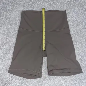 TNA Bike Shorts Aritzia High-Rise thumbnail 8