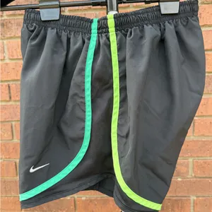 Nike Dri-Fit Tempo 10K Running Shorts Women Black Multi Color Stripe Size Small thumbnail 9