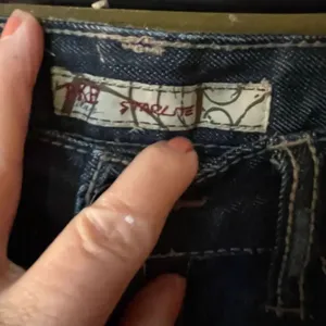 BKE Starlite size 28 rolled hem cropped jeans. thumbnail 8