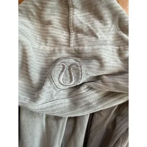 Lululemon Womens Cropped Hoodie Sweatshirt M/L thumbnail 2