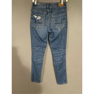 American Eagle Light Distressed Tomgirl Skinny Jeans Size 00 thumbnail 2