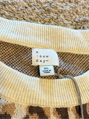 NWT a new day Women’s Leopard Print Crewneck Sweater Size XL thumbnail 3