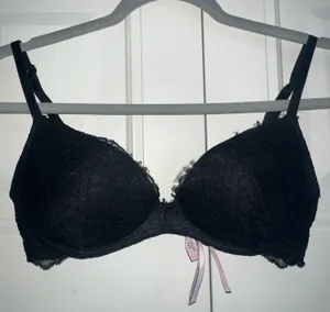 Victoria’s Secret Bra thumbnail 1