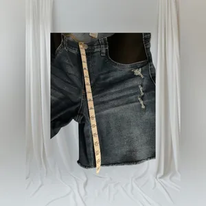 Maternity Shorts Time&True with zipper Size 12-14. Distressed Comfortable EUC thumbnail 3