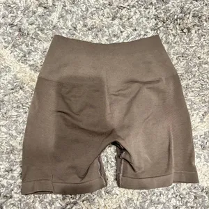 Alphalete Mocha Amplify Shorts thumbnail 1